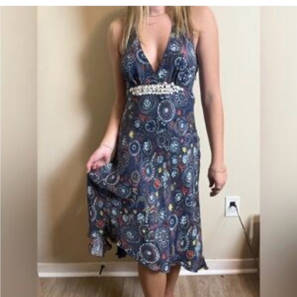 To the Max Dresses & Skirts - To the Max silk halter Dress